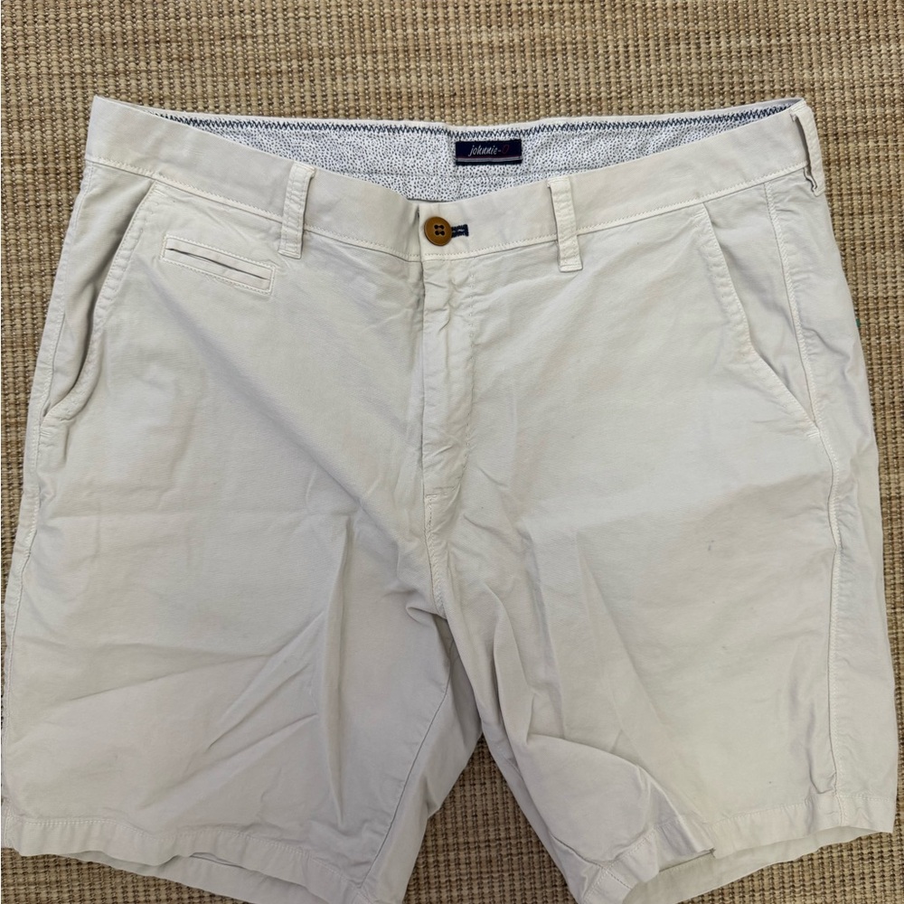 johnnie-O Men's Light Beige Flat Front Chino Shorts